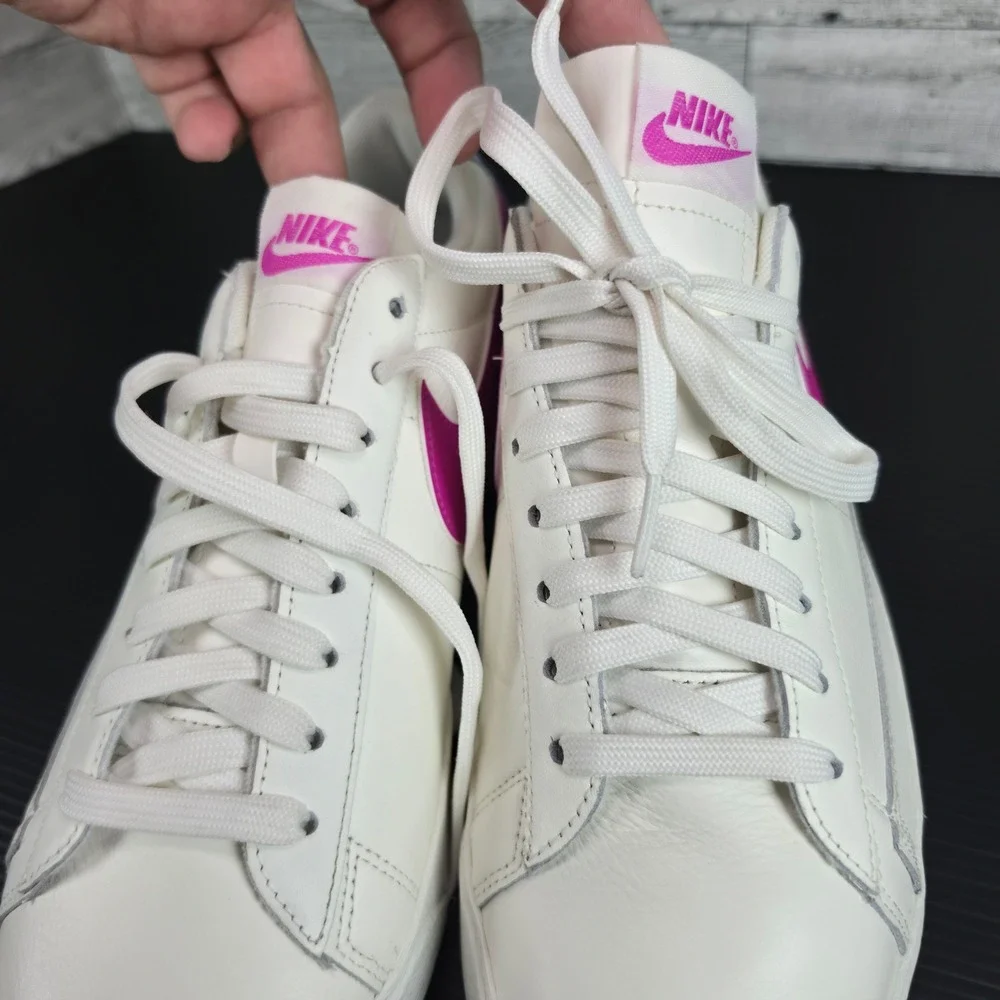 NIKE Blazer Low Fire Pink Sneakers Shoes Women's size 11.5 AV9370-110